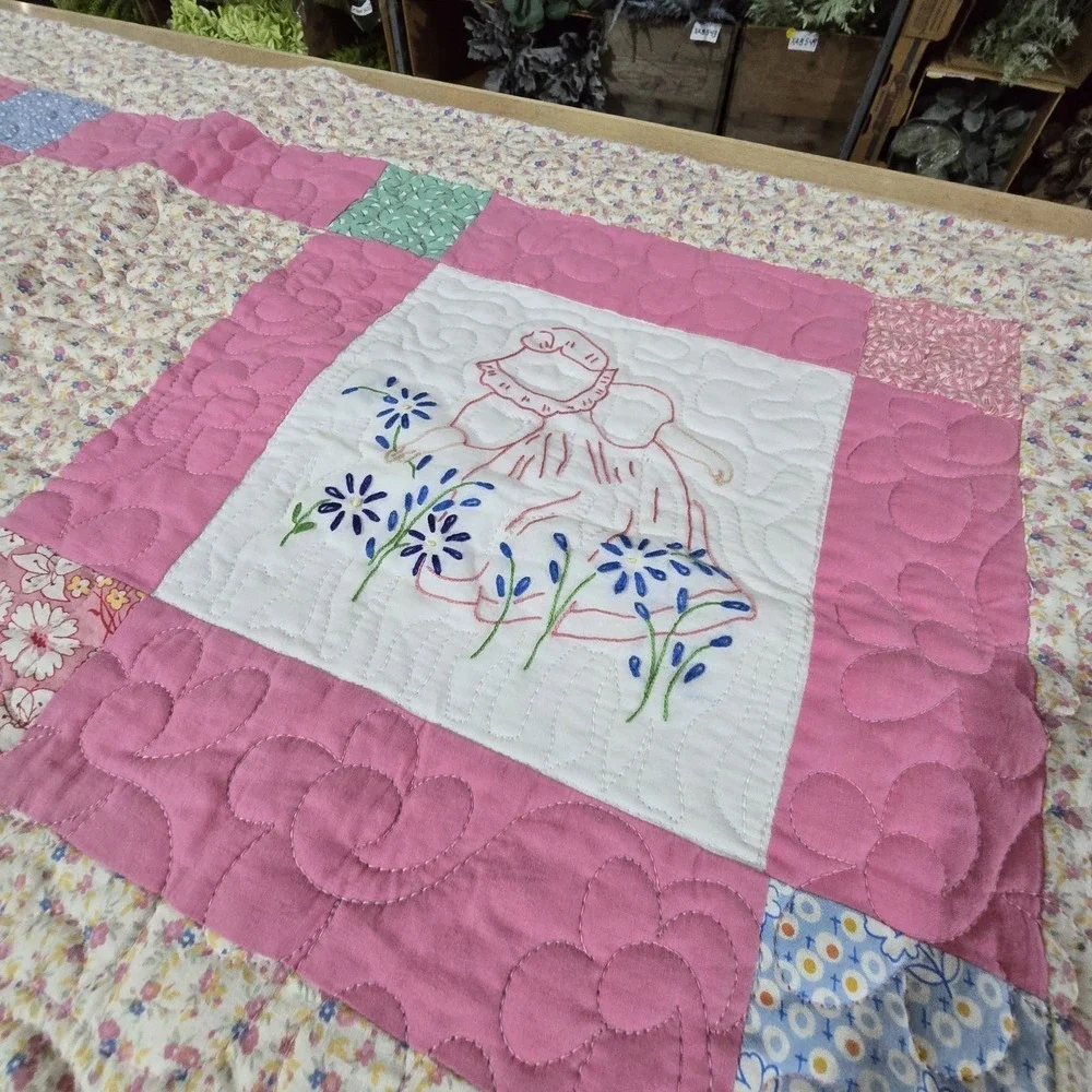 Vintage Crib Quilt Sunbonnet Pink Calico Floral Embroidered Baby Size 38